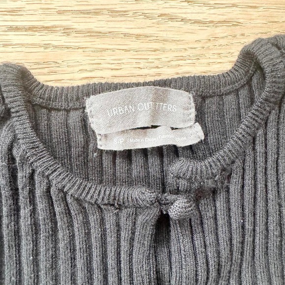 Urban Outfitters Black Ribbed Button Up Cropped Cardigan Sweater Women - Picture 2 of 4